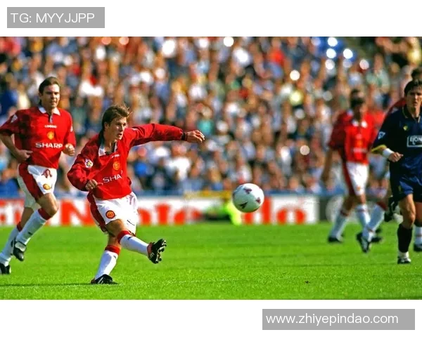 球星风采尽显足球场上的传奇瞬间与精彩瞬间分享